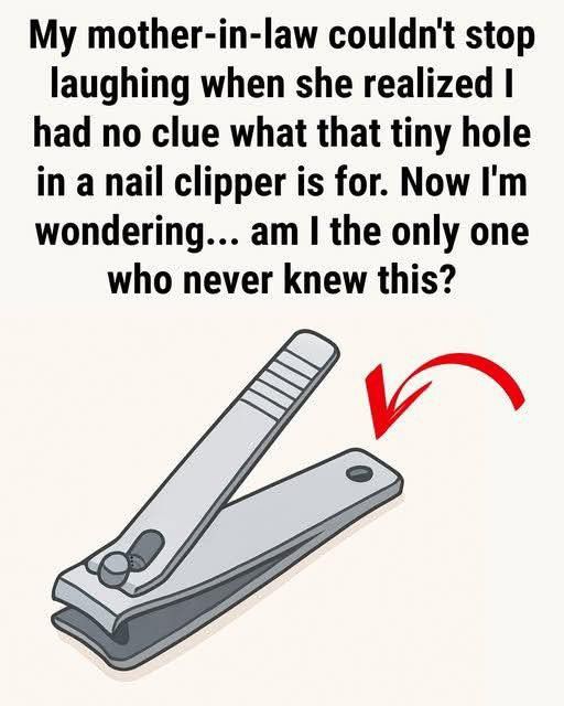 The “small round hole” on the nail clipper has special and powerful uses!!