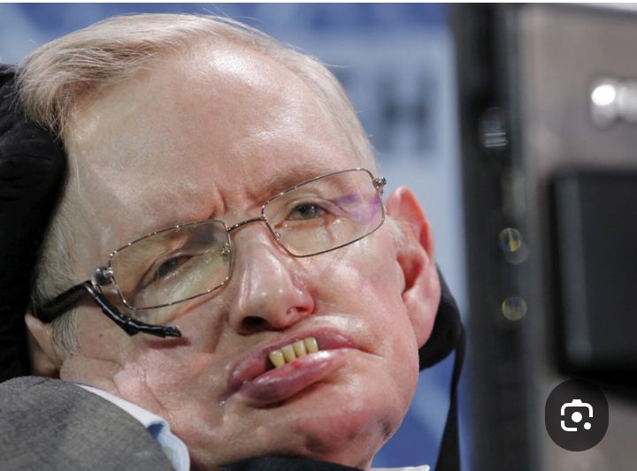 This person in the picture… is considered the most famous physicist in the world… DETAILS IN COMMENT ⬇️